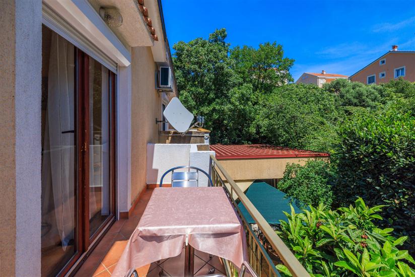 Room S1, for 2 persons