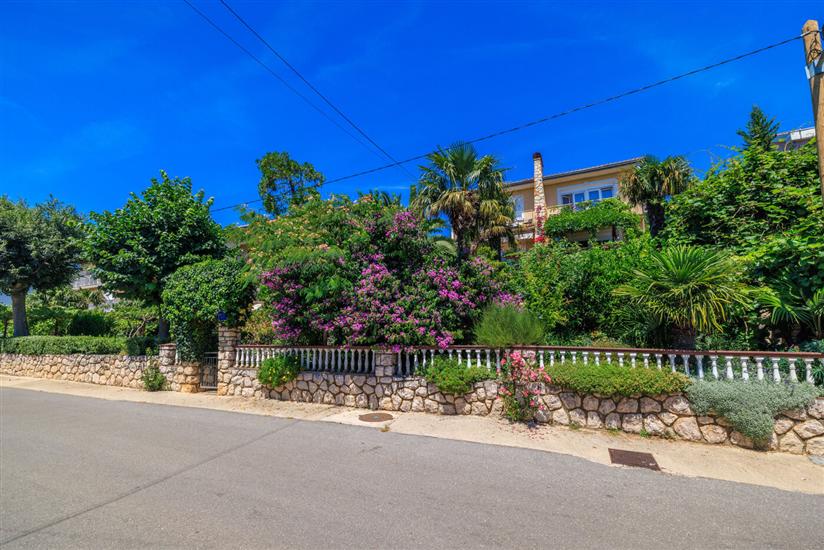 Apartments and Room Mirjana