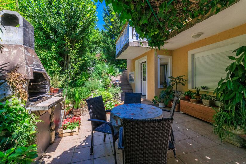 Apartments and Room Mirjana