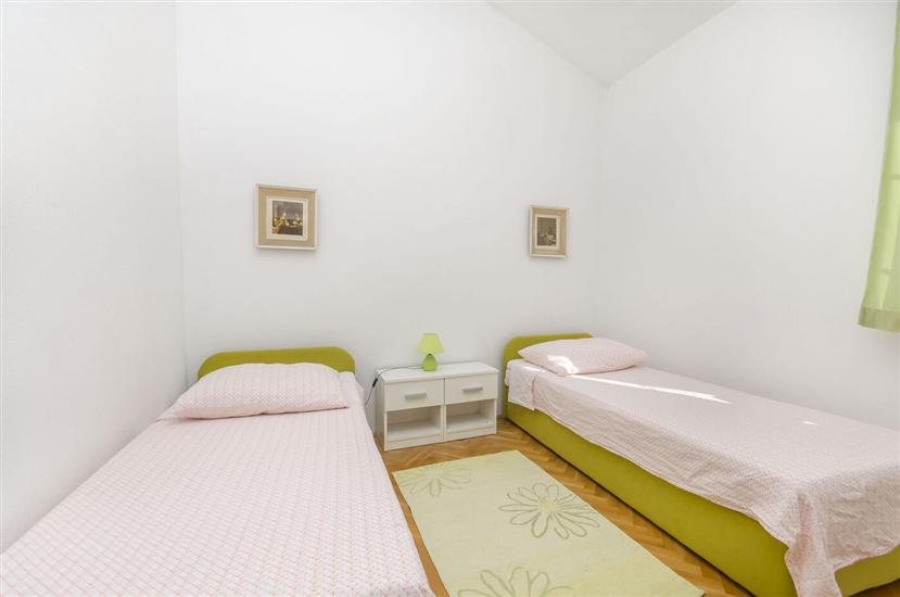 Apartment A2, for 5 persons