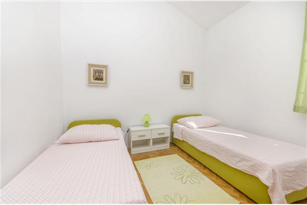 Apartment A2, for 5 persons