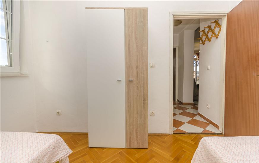 Apartment A2, for 5 persons