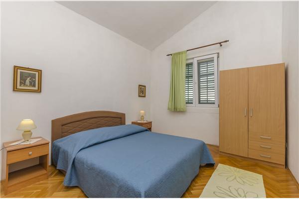 Apartment A2, for 5 persons