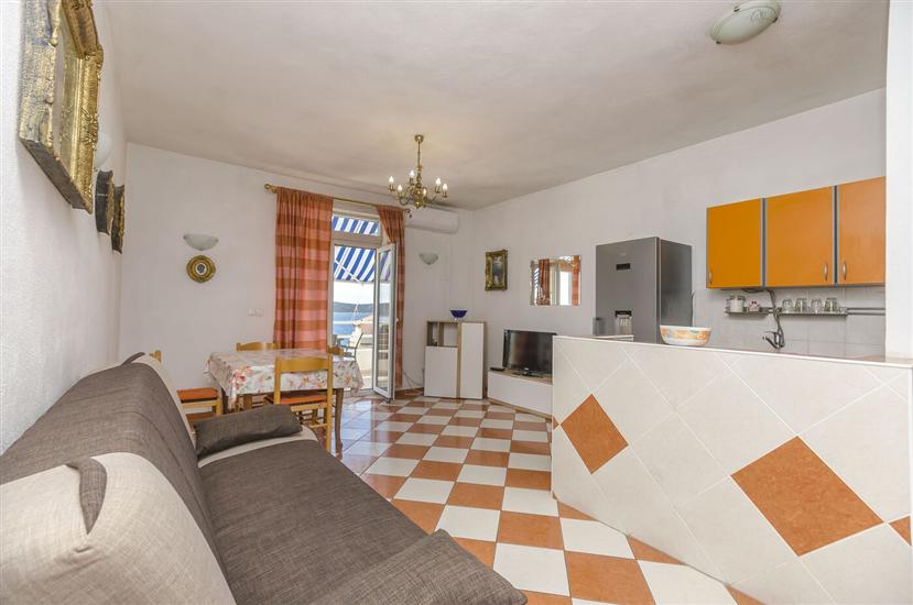 Apartment A2, for 5 persons