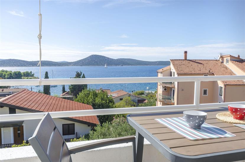 Apartment A2, for 5 persons