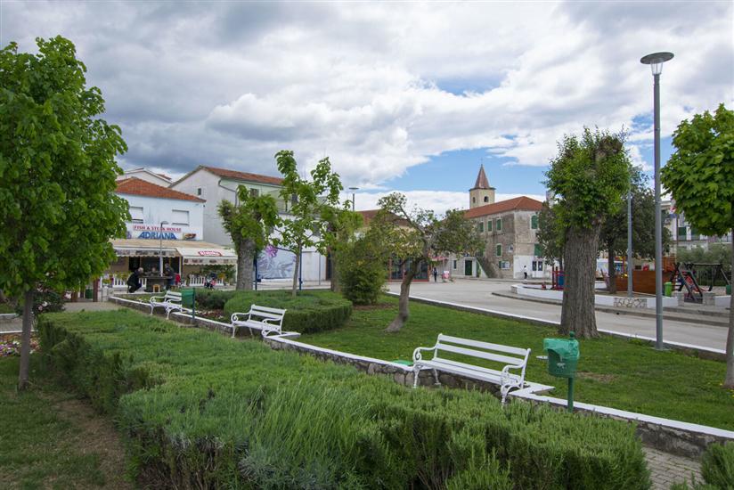 Apartments AB Pirovac