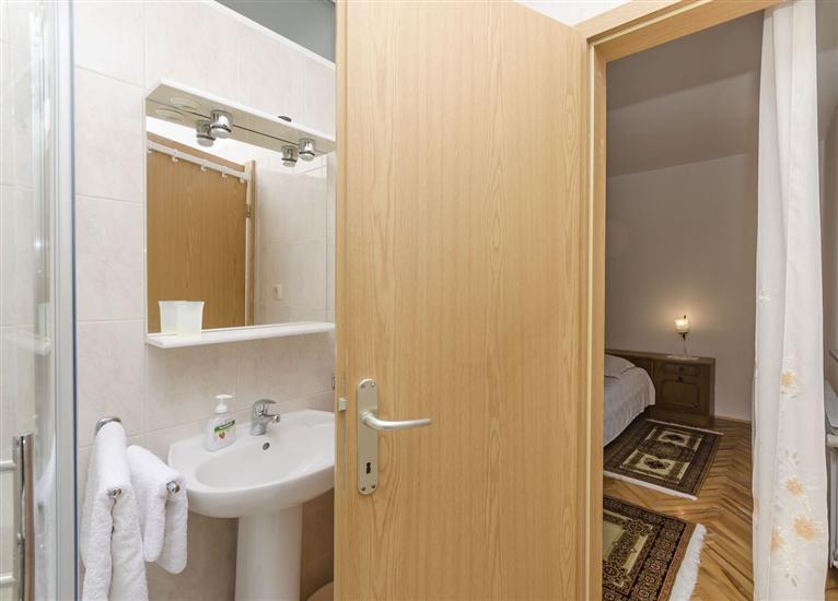 Apartment A1, for 6 persons