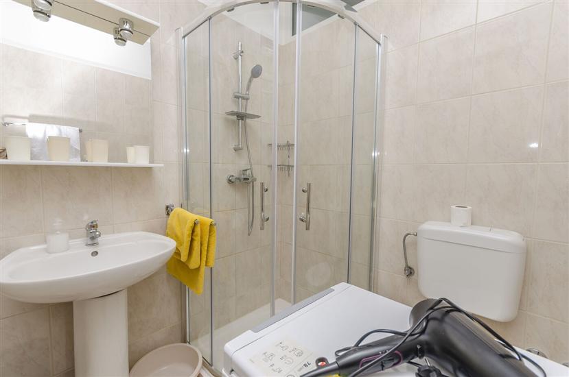 Apartment A1, for 6 persons