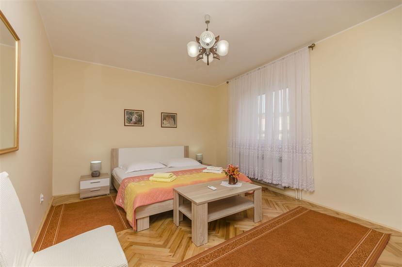 Apartment A1, for 6 persons