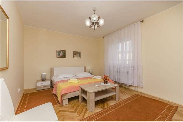 Apartment A1, for 6 persons