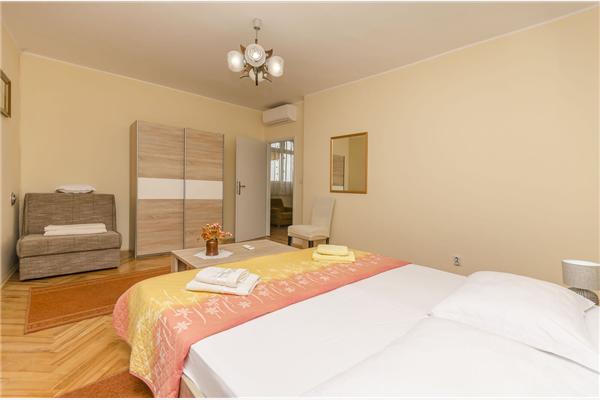 Apartment A1, for 6 persons