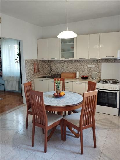 Apartment A1, for 5 persons