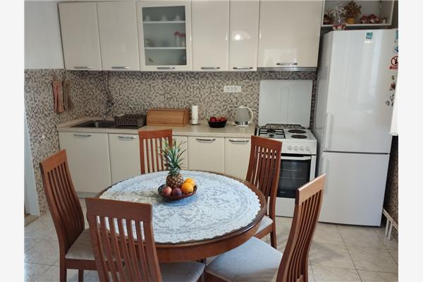 Apartment A1, for 5 persons