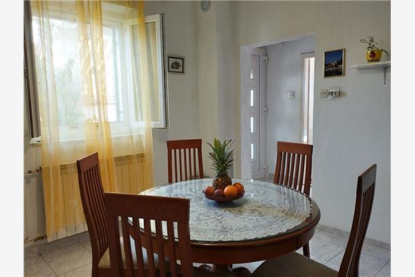 Apartment A1, for 5 persons