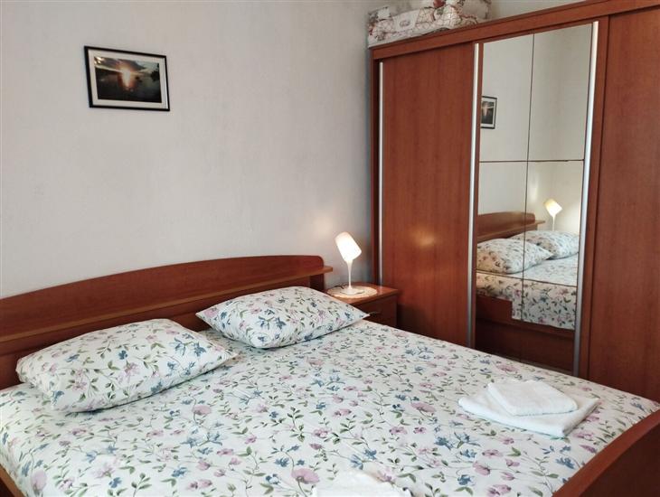 Apartment A1, for 5 persons