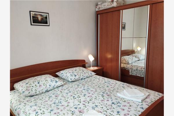 Apartment A1, for 5 persons