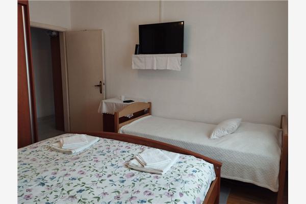 Apartment A1, for 5 persons