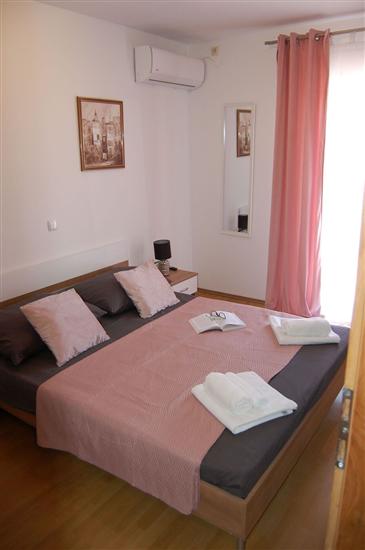 Apartment A1, for 5 persons
