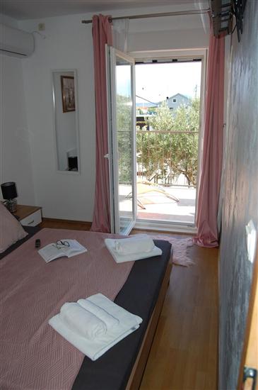 Apartment A1, for 5 persons