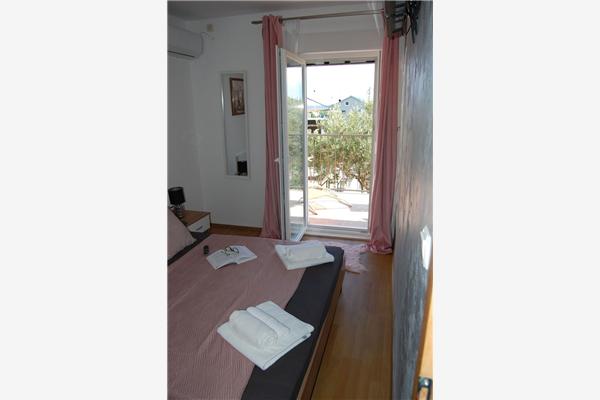 Apartment A1, for 5 persons