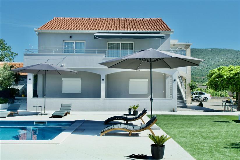 Apartment Mario - with pool