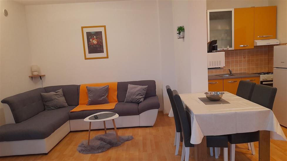 Apartment A2, for 5 persons