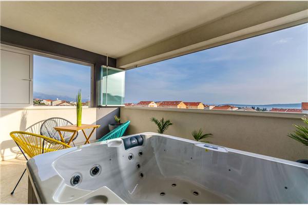 Room S1, for 2 persons