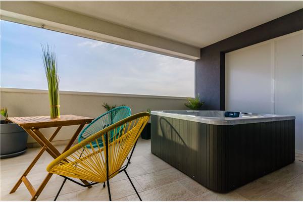 Room S1, for 2 persons