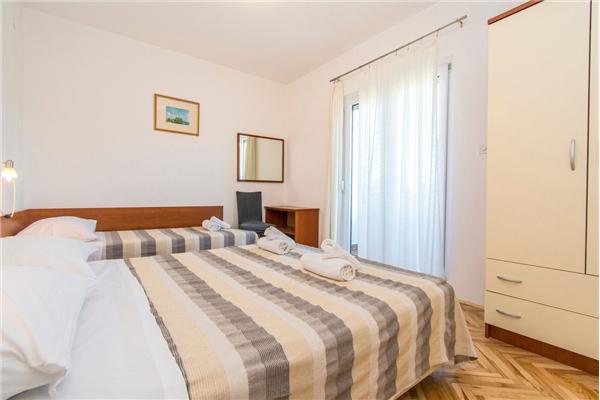 Apartment A2, for 8 persons