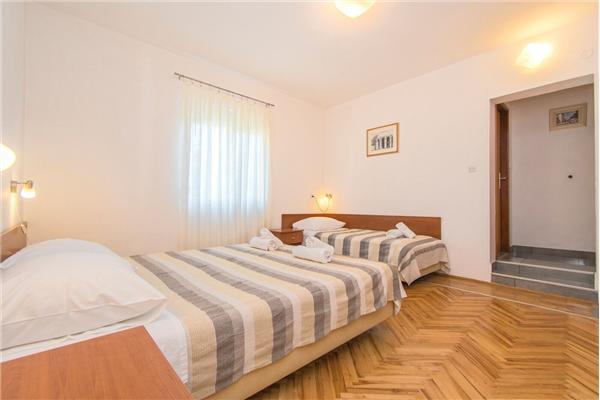 Apartment A2, for 8 persons
