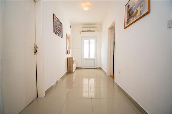 Apartment A2, for 8 persons