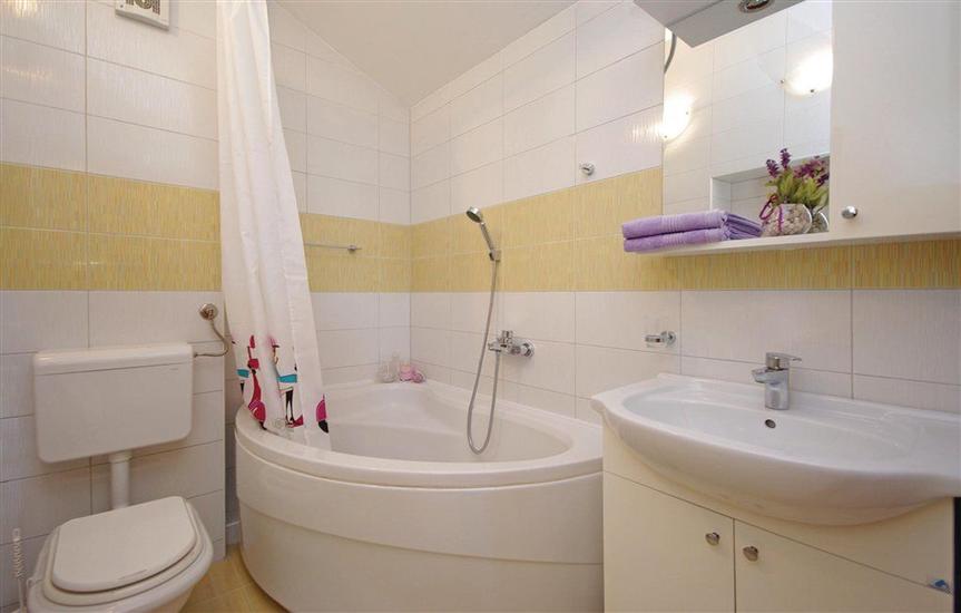 Apartment A1, for 5 persons