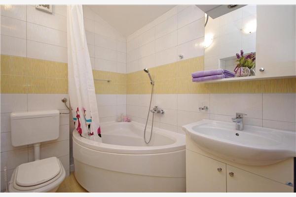 Apartment A1, for 5 persons