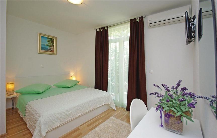 Apartment A1, for 5 persons