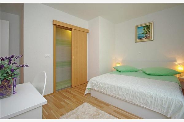 Apartment A1, for 5 persons