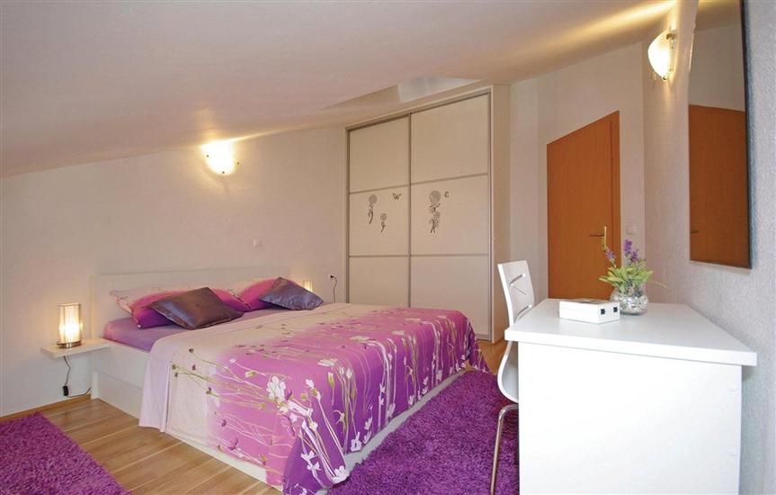 Apartment A1, for 5 persons