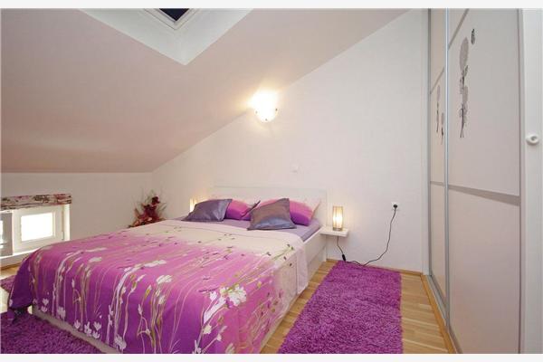 Apartment A1, for 5 persons