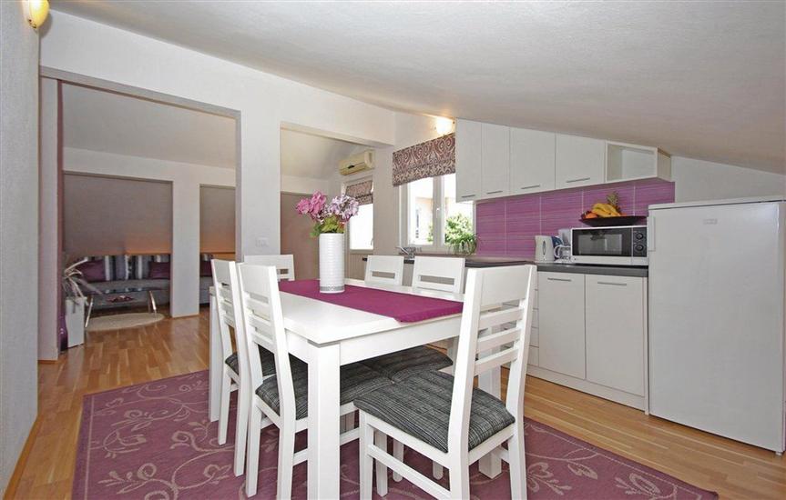 Apartment A1, for 5 persons