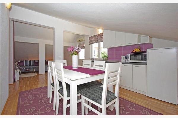 Apartment A1, for 5 persons