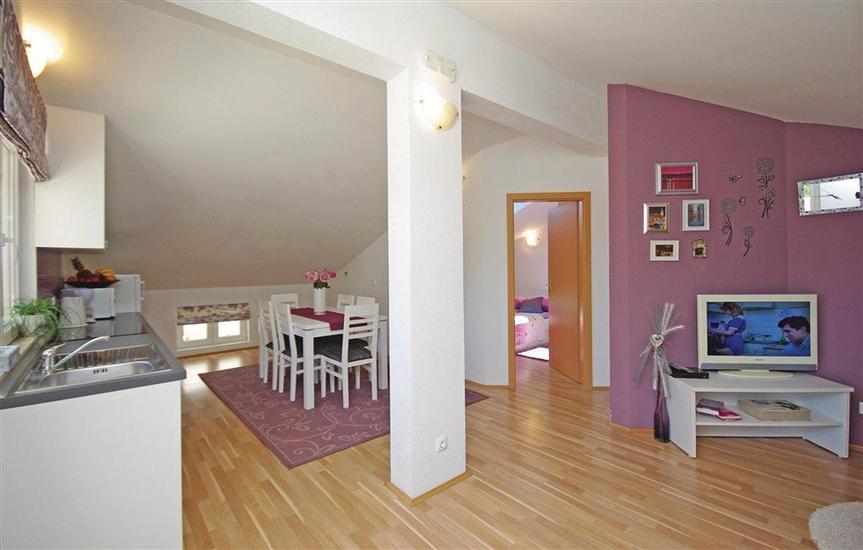 Apartment A1, for 5 persons