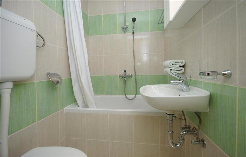 Apartment A2, for 5 persons