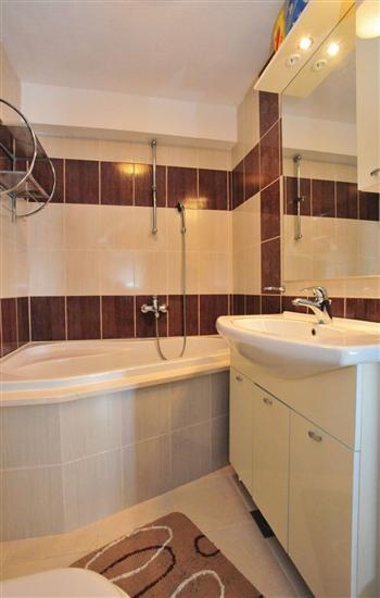 Apartment A2, for 5 persons