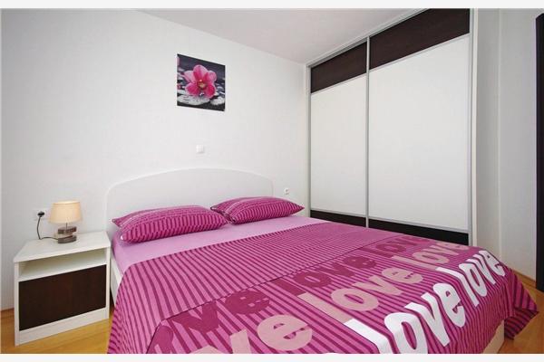 Apartment A2, for 5 persons