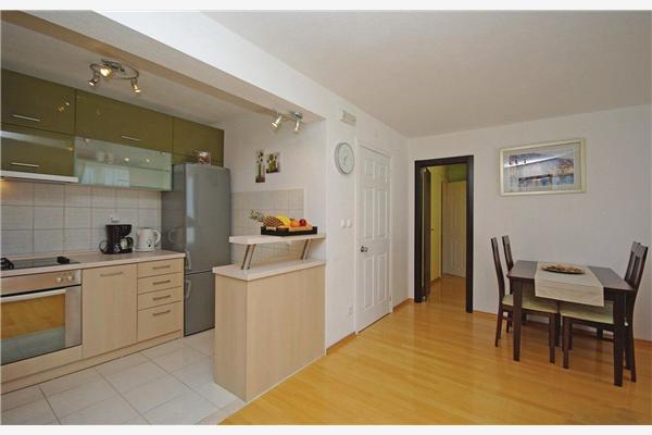 Apartment A2, for 5 persons