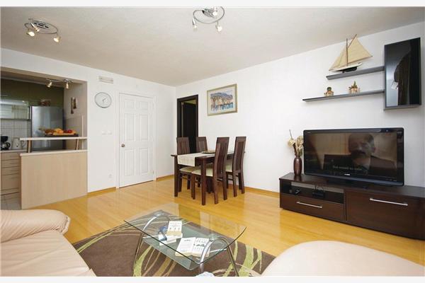 Apartment A2, for 5 persons