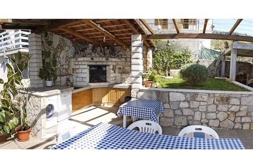 Apartments and Rooms Florijan