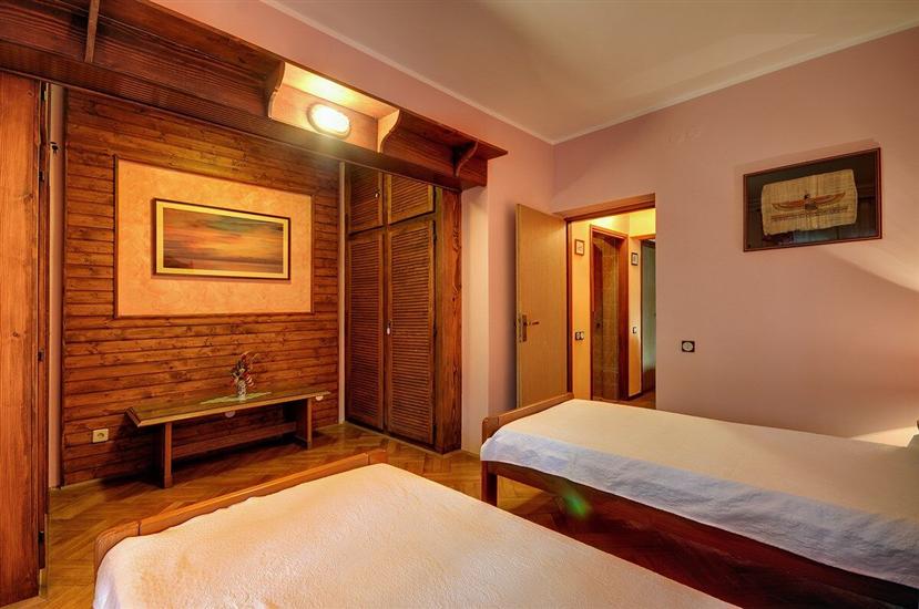 Apartment A1, for 6 persons