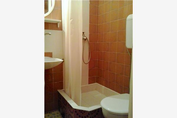 Apartment A1, for 5 persons