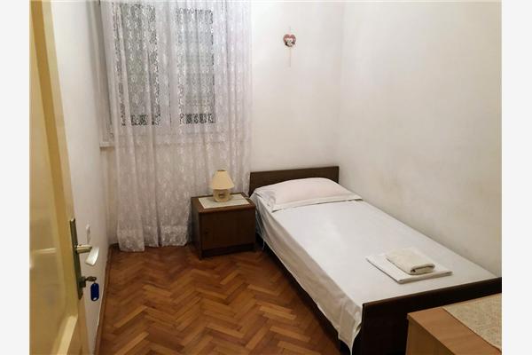 Apartment A1, for 5 persons