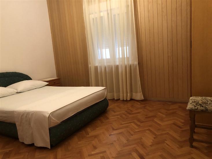 Apartment A1, for 5 persons